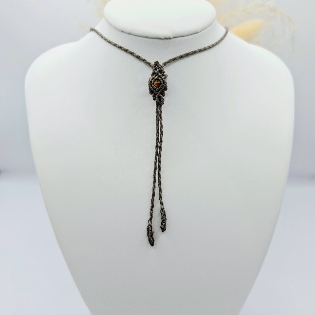 collier-tiegerauge-perlen-makramee-edelsteinschmuck-2.jpg