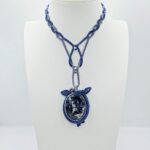 medaillon-mitternachtssodalith-floral-makramee-kette-2.jpg