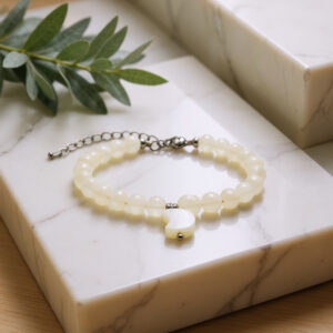 mondstein-perlen-armband-mond-perlmutt-1.jpg