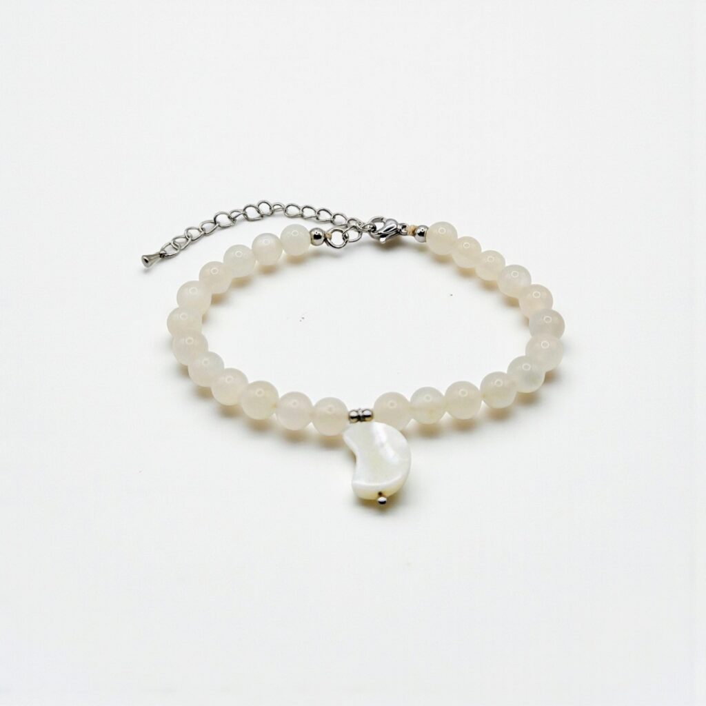 mondstein-perlen-armband-mond-perlmutt-3.jpg