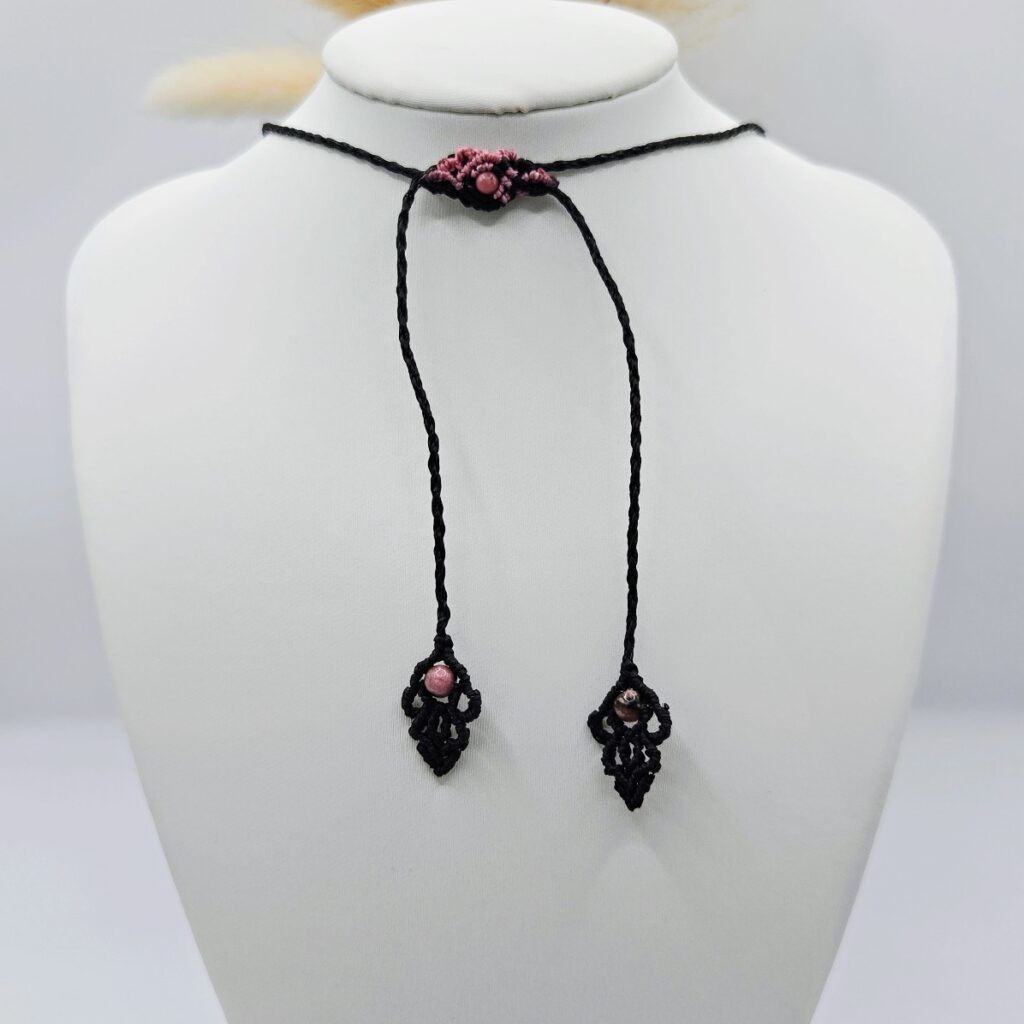 rohdonit-collier-mit-herzfoermigen-anhaenger-3.jpg