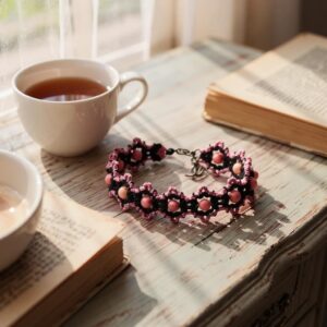 rohdonit-makramee-armband-rosa-schwarz.jpg